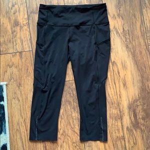 Lululemon Athletica Calf Cropped Leggings